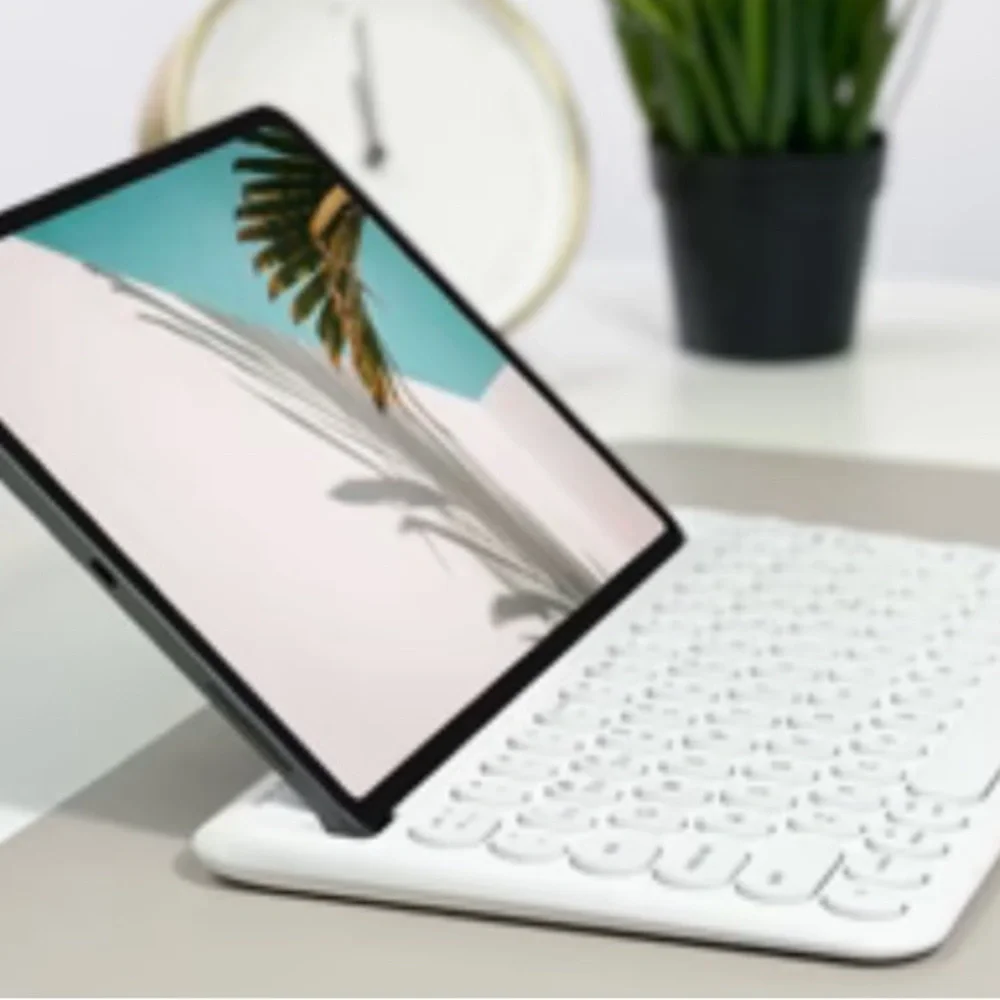NWT Samsung Galaxy Note Pro Wireless White Blue tooth Keyboard